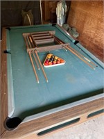 Briarwood pool table with accessories