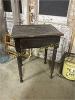 Primitive turned leg table