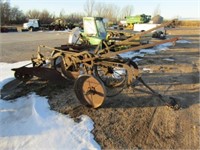 IH Breaking Plow, Pull Type,Steel Wheels,Mech Lift