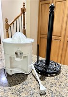 Braun Citromatic Electric Juicer & Paper Towel