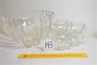 Large Glass Punch Bowl w/8 matching Cups