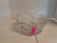 Beautiful floral etched glass bowl 4x9