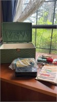 Vintage Green quilted sewing box, vintage greist