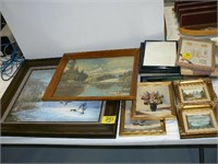 LARGE GROUP OF WALL ART AND PICTURE FRAMES,