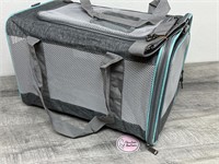 New soft sided pet carrier 17x12x12