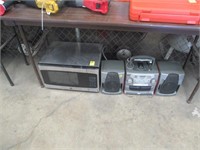 boom box and microwave 89