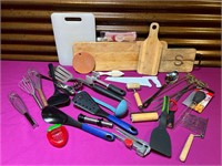 Assorted Kitchen Gadgets / Utensils