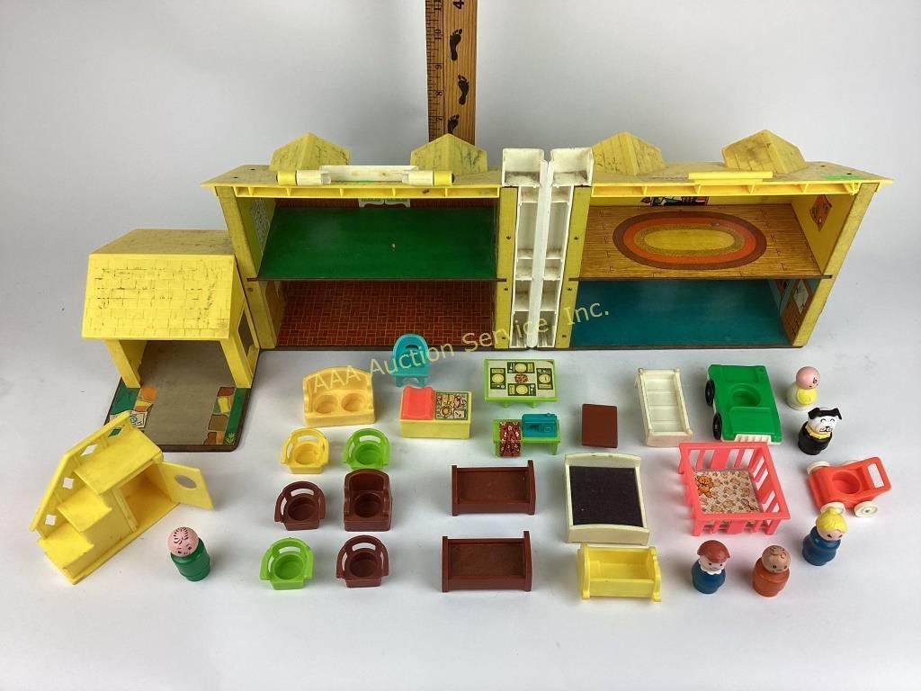 Fisher  price play family house with people and