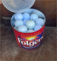 Approximately 32 golf balls