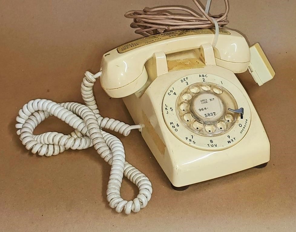 VINTAGE 1971 WHITE ROTARY TELEPHONE, PHONE