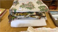 Lot of pillow cases and sheets