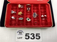 ASSORTMENT OF RINGS AND BOX