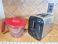 Hamilton Beach toaster and mixing cups