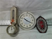 VINTAGE WALL CLOCKS, HONEYWELL REGULATOR