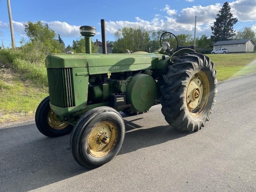 1949 Antique John Deere R Tractor