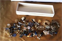 810 - WHITE TRAY BOX OF MISC ESTATE JEWELRY