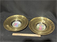 2 decorative plates