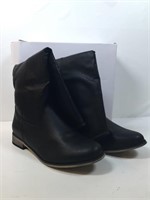 New Daily Shoes Size 11 Black Boots