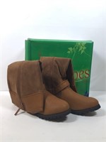 New Daily Shoes Size 6 Tan Boots