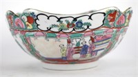 LARGE FAMILLE ROSE CHINESE BOWL