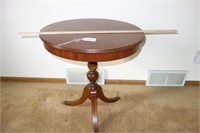 ACCENT ROUND TABLE - LAMP TABLE - MADE IN GRAND