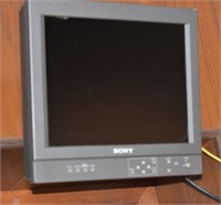 SONY 13" TV WITH WALL MOUNT