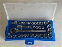 Socket and driver set