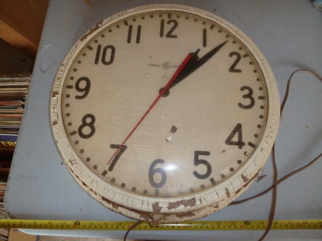 Vintage GE Steel Frame 18" Electric Wall Clock