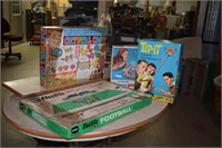 Vtg Electric Football Game, "Crystal Cast" Molding