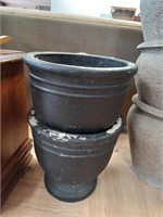 >Heavy flower planters / pots, 16"