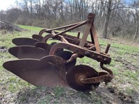 3 bottom Massey Ferguson plow