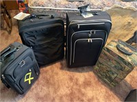 Set of 4 suitcases - all in good shape