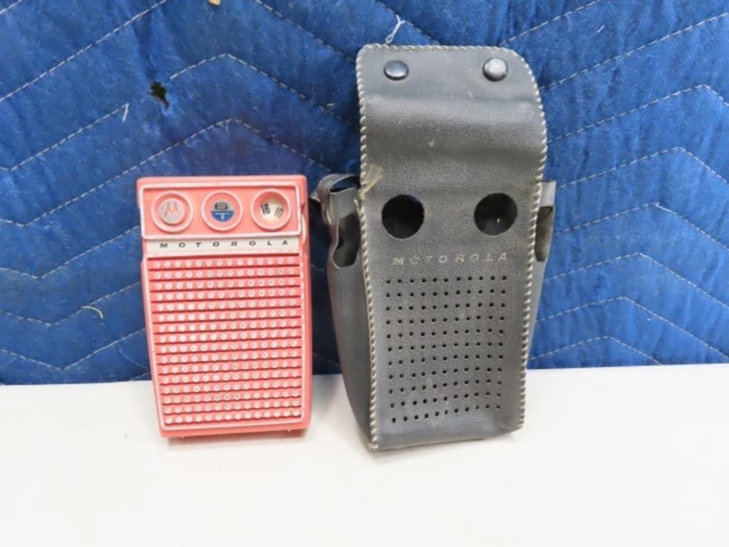 Vintage Motorola Transistor Pinkish Radio *as is*