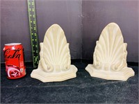 Clam shell style ceramic Bookends