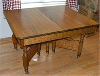 Antique Oak Dining Table with 4 Leaves