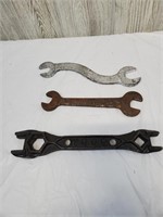 Antique Wrenches & Tractor Tool