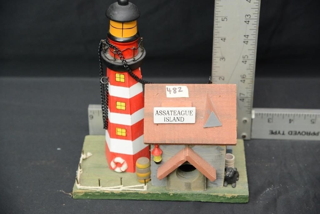 WOOD LIGHTHOUSE BIRDHOUSE