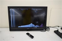 Vizio 32" TV w/ Remote (damaged screen)
