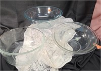 3 glass bowls, serving or mixing