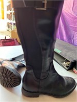 Size 8 ladies boots