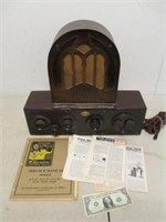 Vintage Atwater Kent 20 Wood Tube Radio & 12"