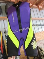 Footh wet suit in size XL good condition