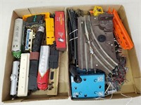 HO Scale Train Track And Cars With Extras