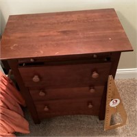 3-drawer Kincaid nightstand