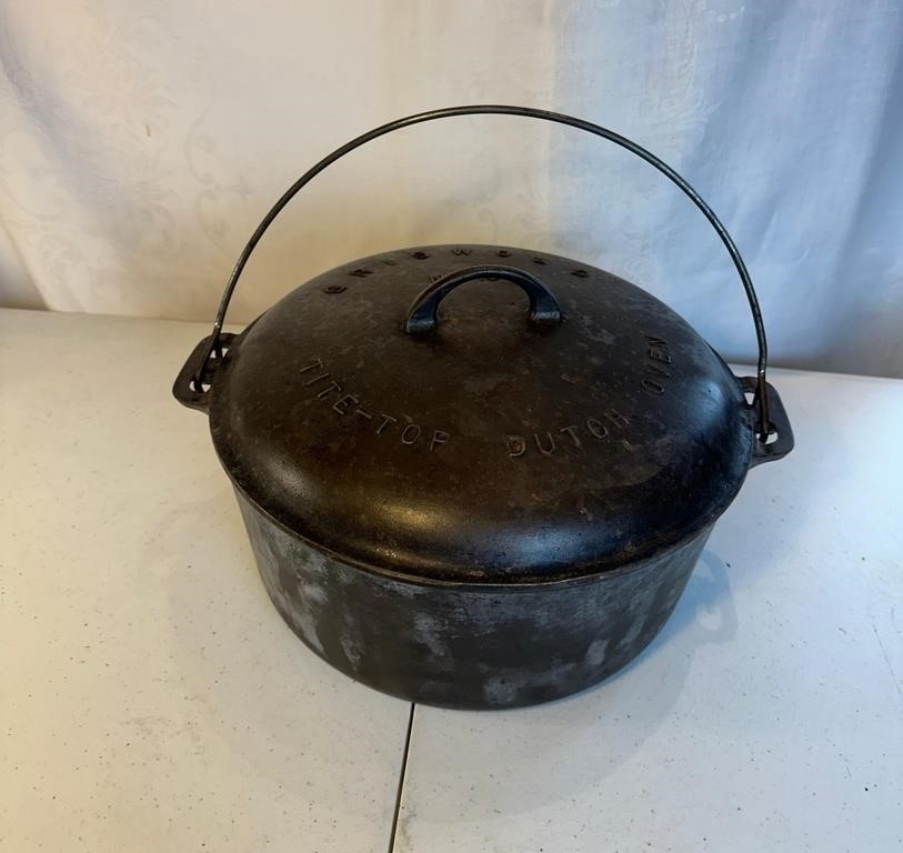 Griswold No 10 Dutch Oven Cast Iron 935