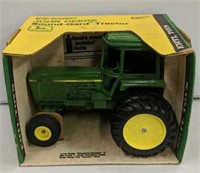 JD 4440 w/Duals in Green & Yellow Box