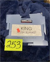 Kirkland king plush blanket