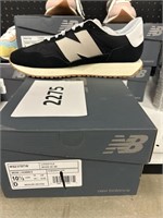 NB sneaker        10.5