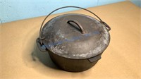 CAST IRON DUTCH OVEN WITH LID #8