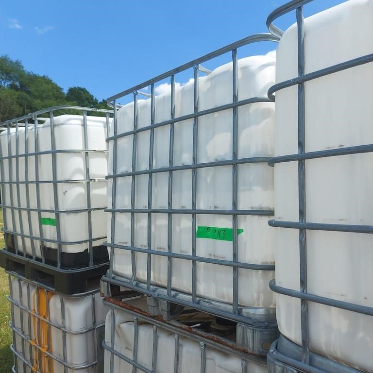 2 IBC TANKS - TOTES